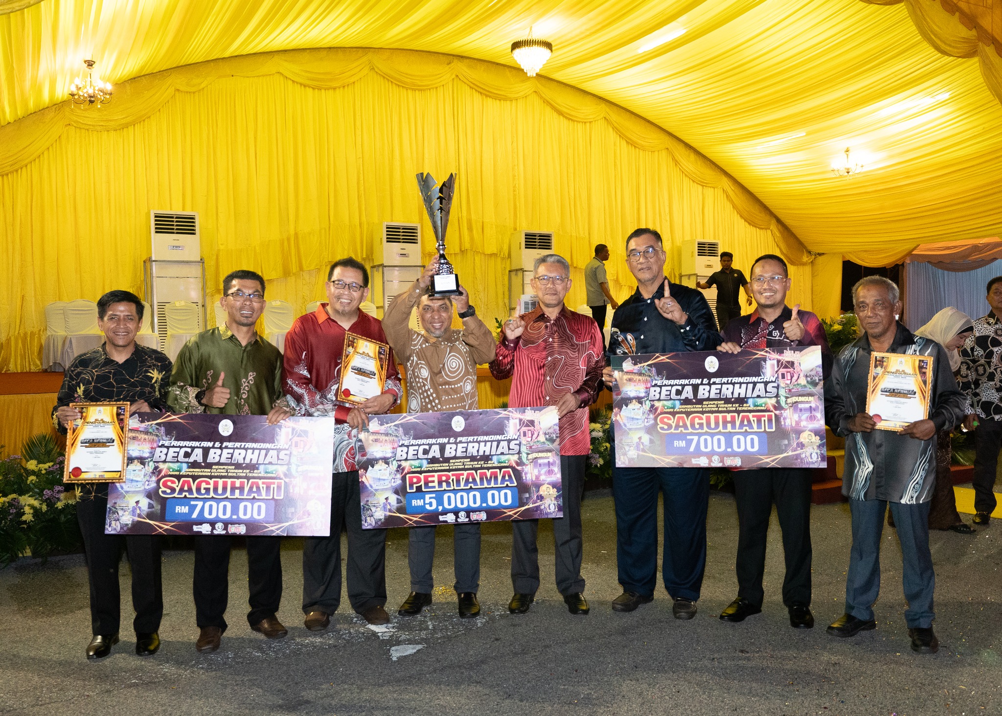 Pertandingan Beca Berhias